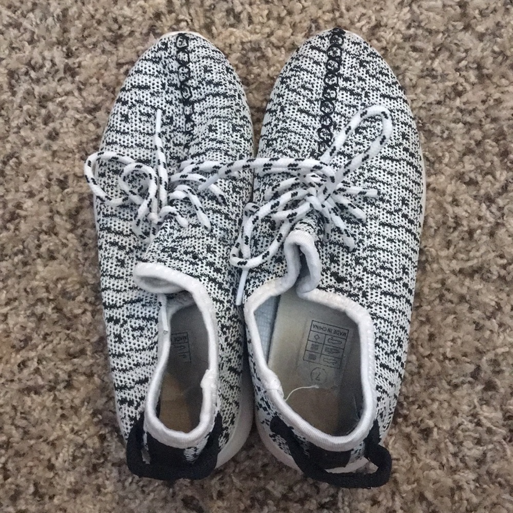 Tennis shoes 7